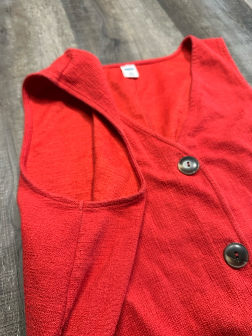 Old Navy Red Tie-Knot Button Tank Top - Picture 5 of 8